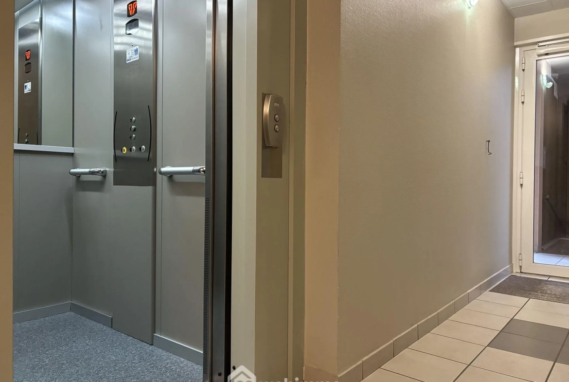 Appartement de 129 m² avec 3 chambres et parking à Chasseneuil-du-Poitou 