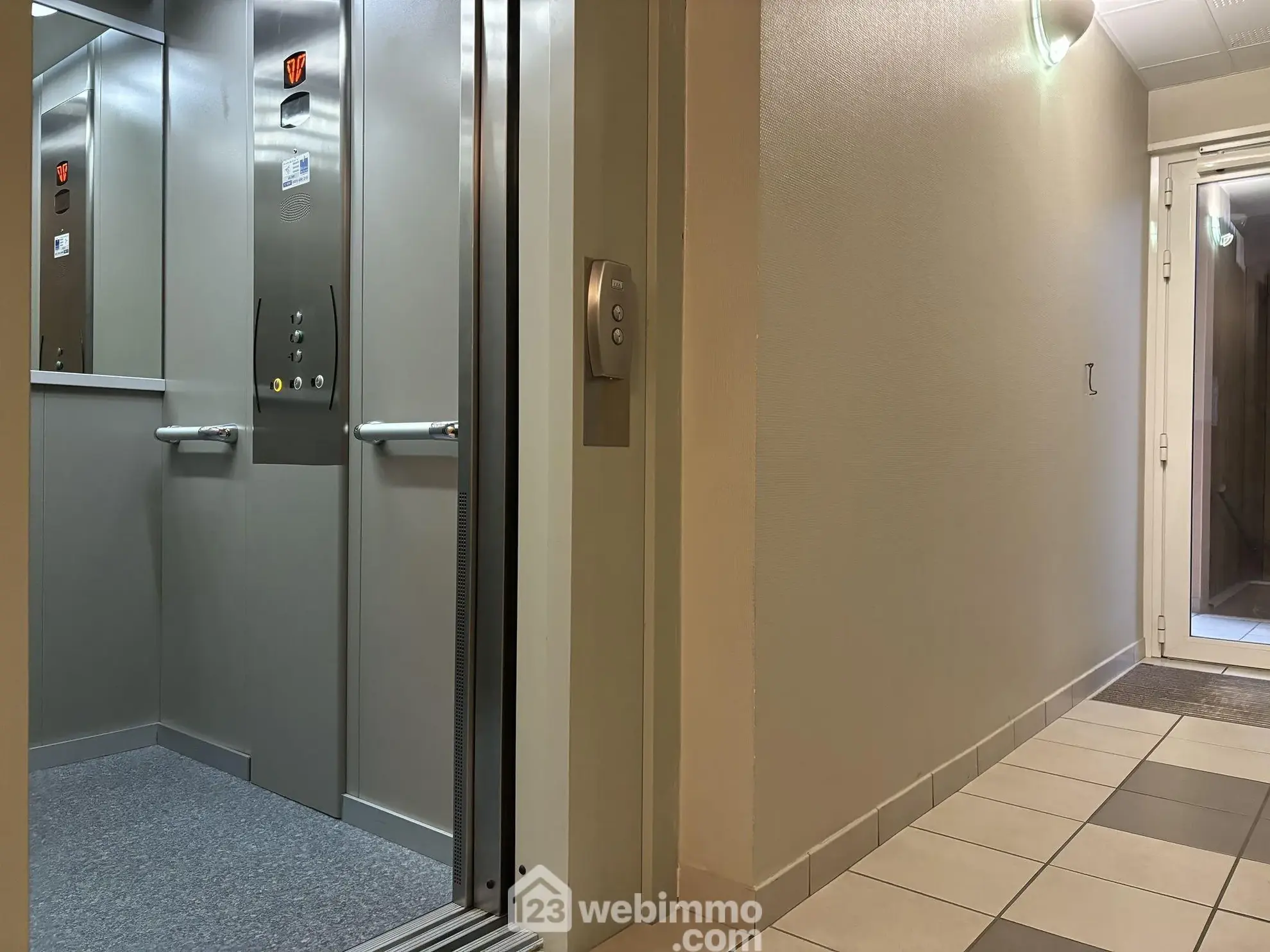 Appartement de 129 m² avec 3 chambres et parking à Chasseneuil-du-Poitou 