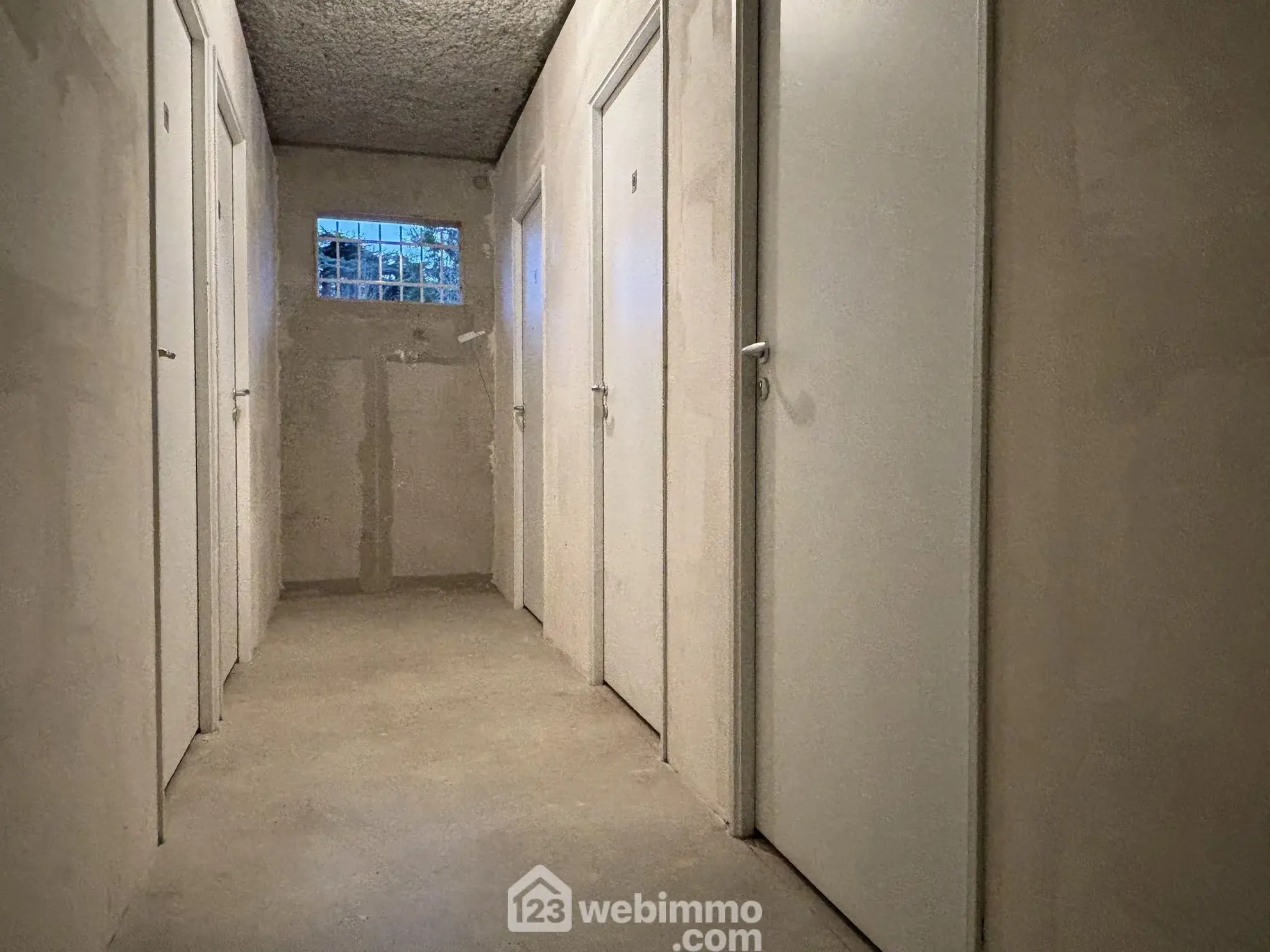 Appartement de 129 m² avec 3 chambres et parking à Chasseneuil-du-Poitou 