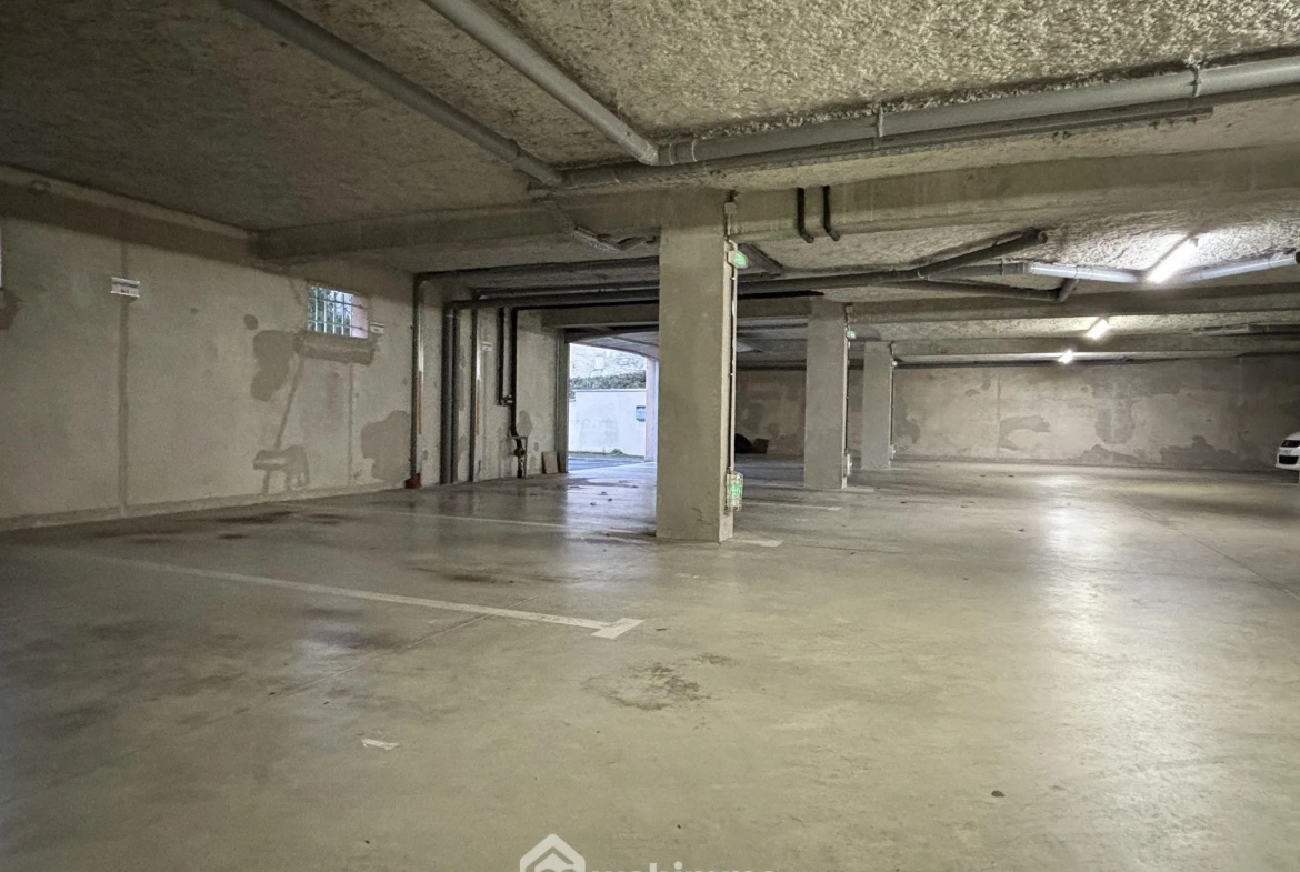 Appartement de 129 m² avec 3 chambres et parking à Chasseneuil-du-Poitou 