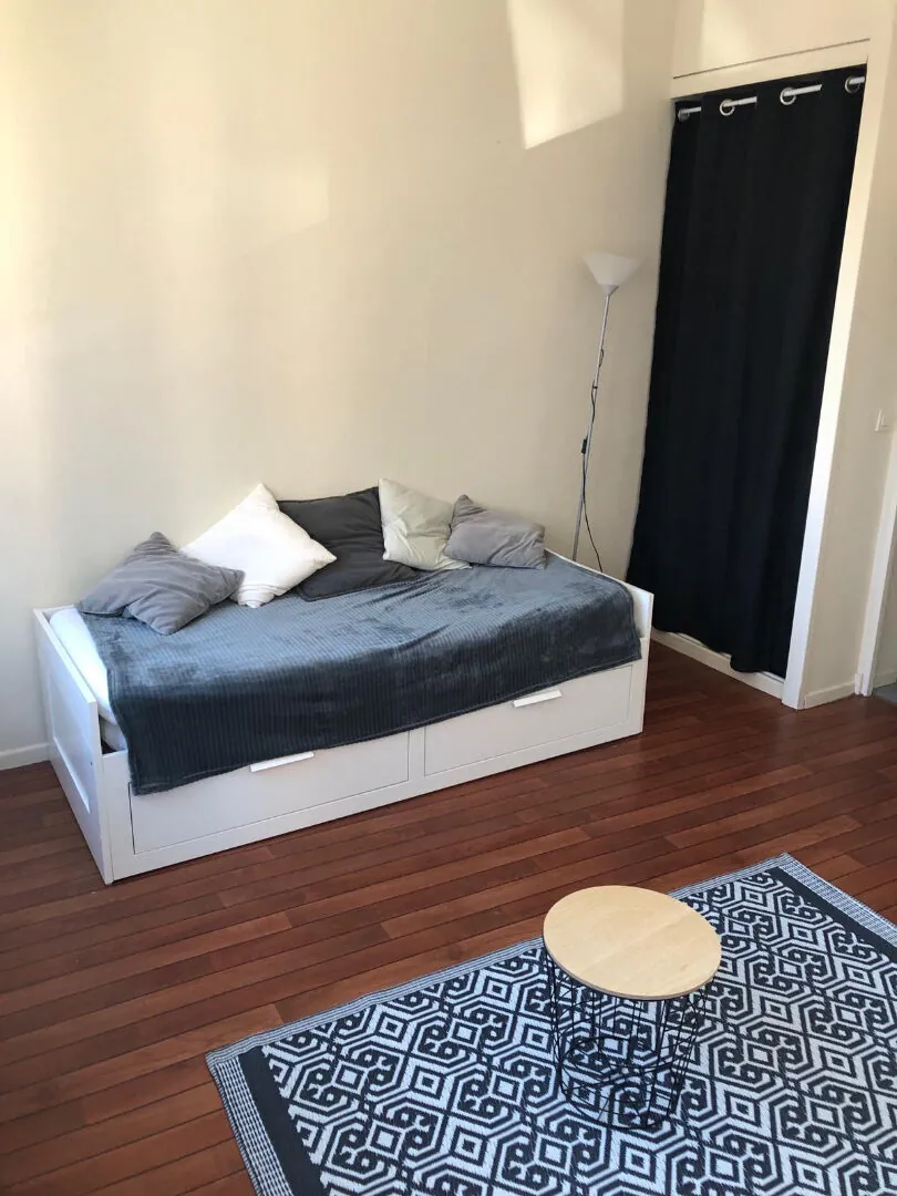 Investissement Studio meublé de 22 m² à Pau proche université et centre-ville 