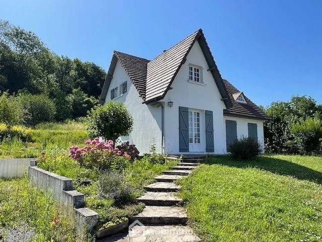 Magnifique maison à Noyon de 112m² avec jardin et sous-sol, idéal famille ou primo-accédant 