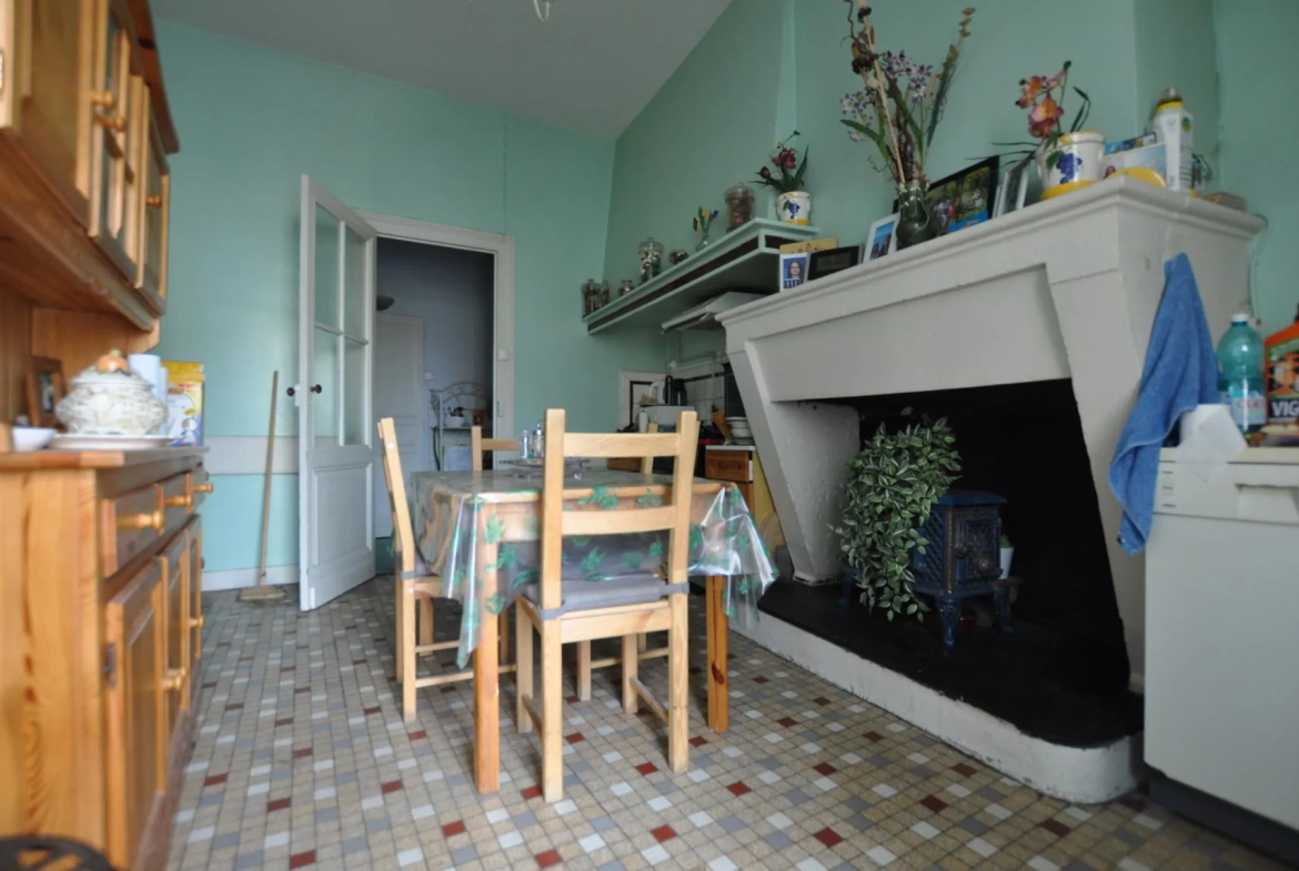 Maison en pierre avec cave à Portets à vendre pour 168 000 € 
