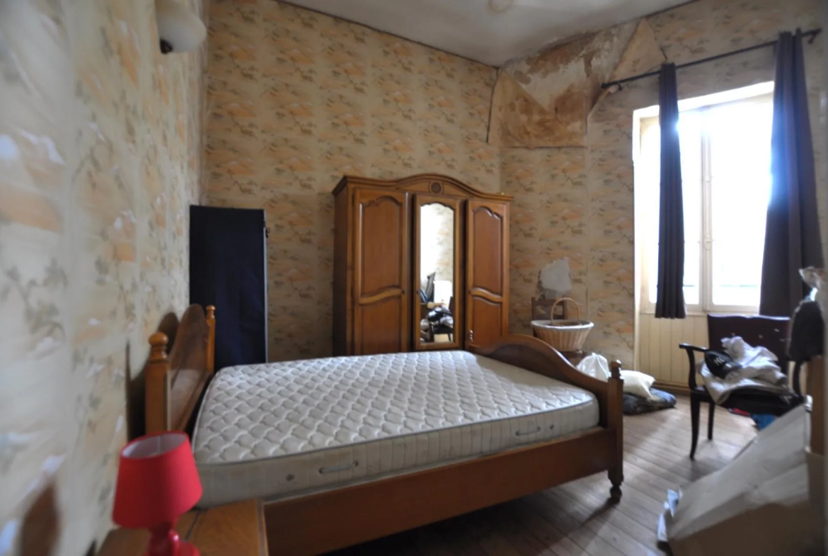 Maison en pierre avec cave à Portets à vendre pour 168 000 € 