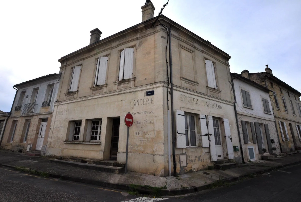 Maison en pierre avec cave à Portets à vendre pour 168 000 € 