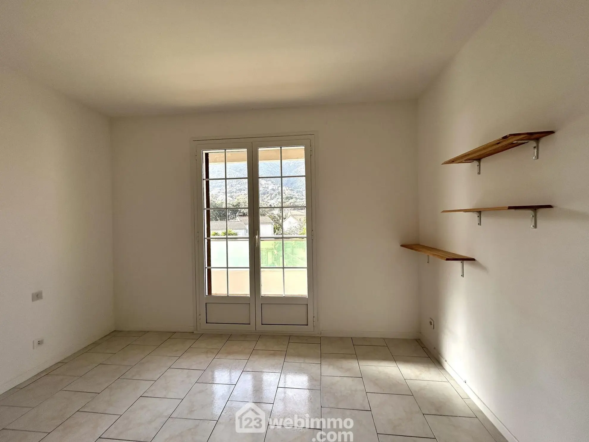 Appartement T3 à vendre à Biguglia - 66 m² avec parking et cave 
