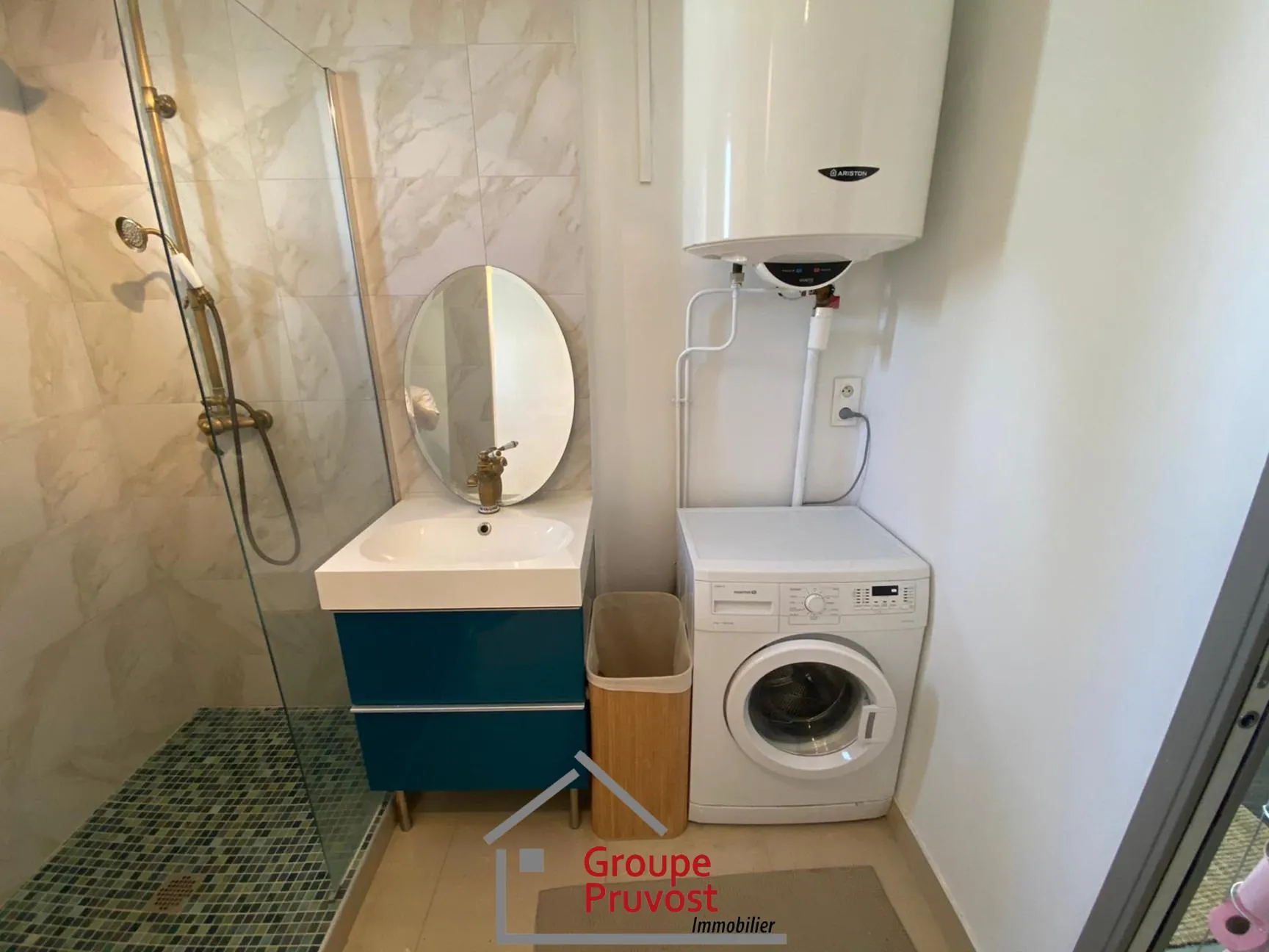 Appartement T3 rénové de 49 m² à Villeurbanne avec parking et cave 
