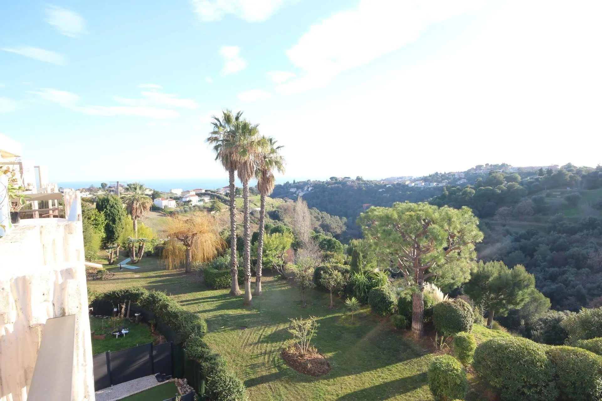 Appartement 2 pièces avec vue mer, terrasse et parking à Nice 