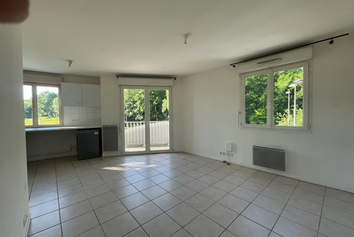 Appartement T2 à vendre à Pau avec balcon et parking – Résidence sécurisée 
