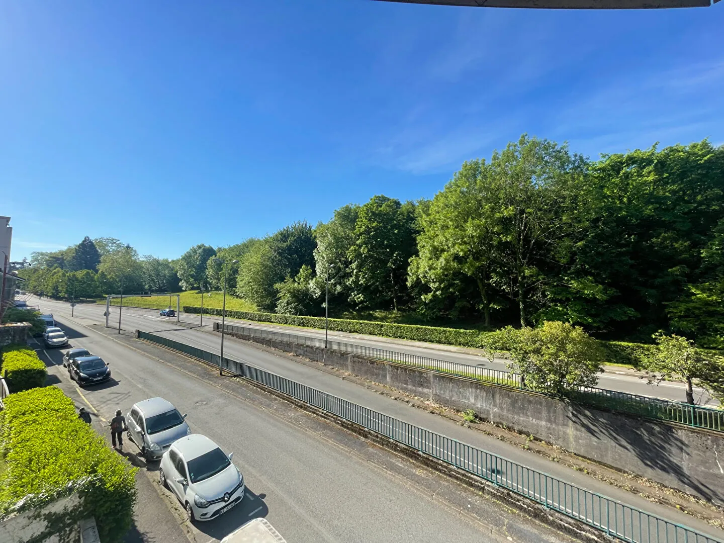 Appartement T2 à vendre à Pau avec balcon et parking – Résidence sécurisée 