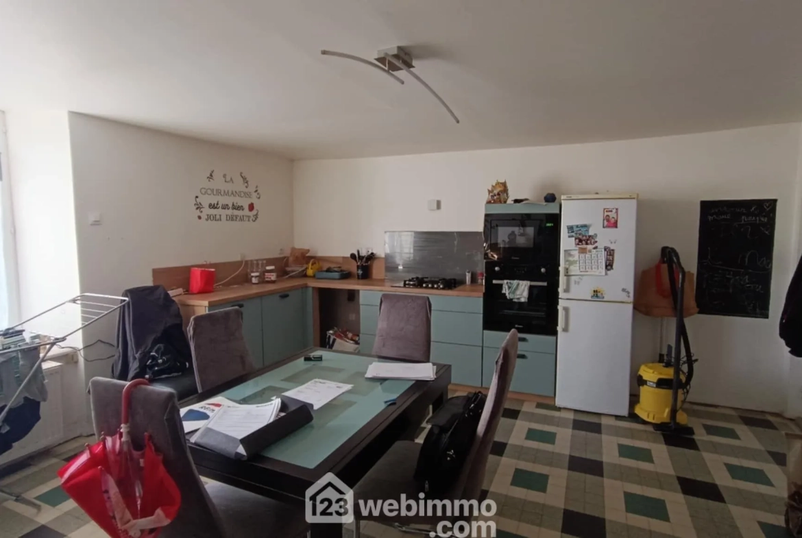 Corps de ferme à vendre à Lavoye – 123 m² avec dépendances sur 3 252 m² 
