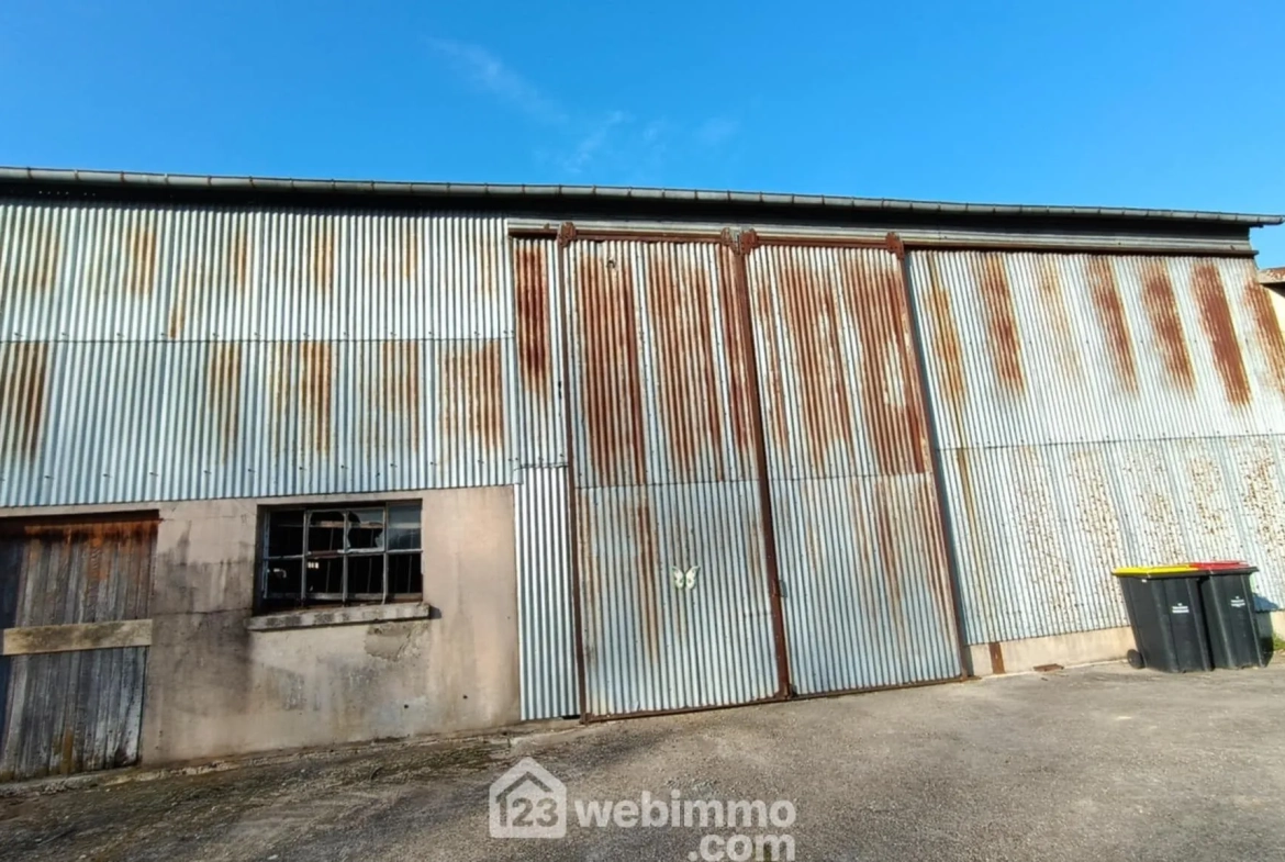 Corps de ferme à vendre à Lavoye – 123 m² avec dépendances sur 3 252 m² 