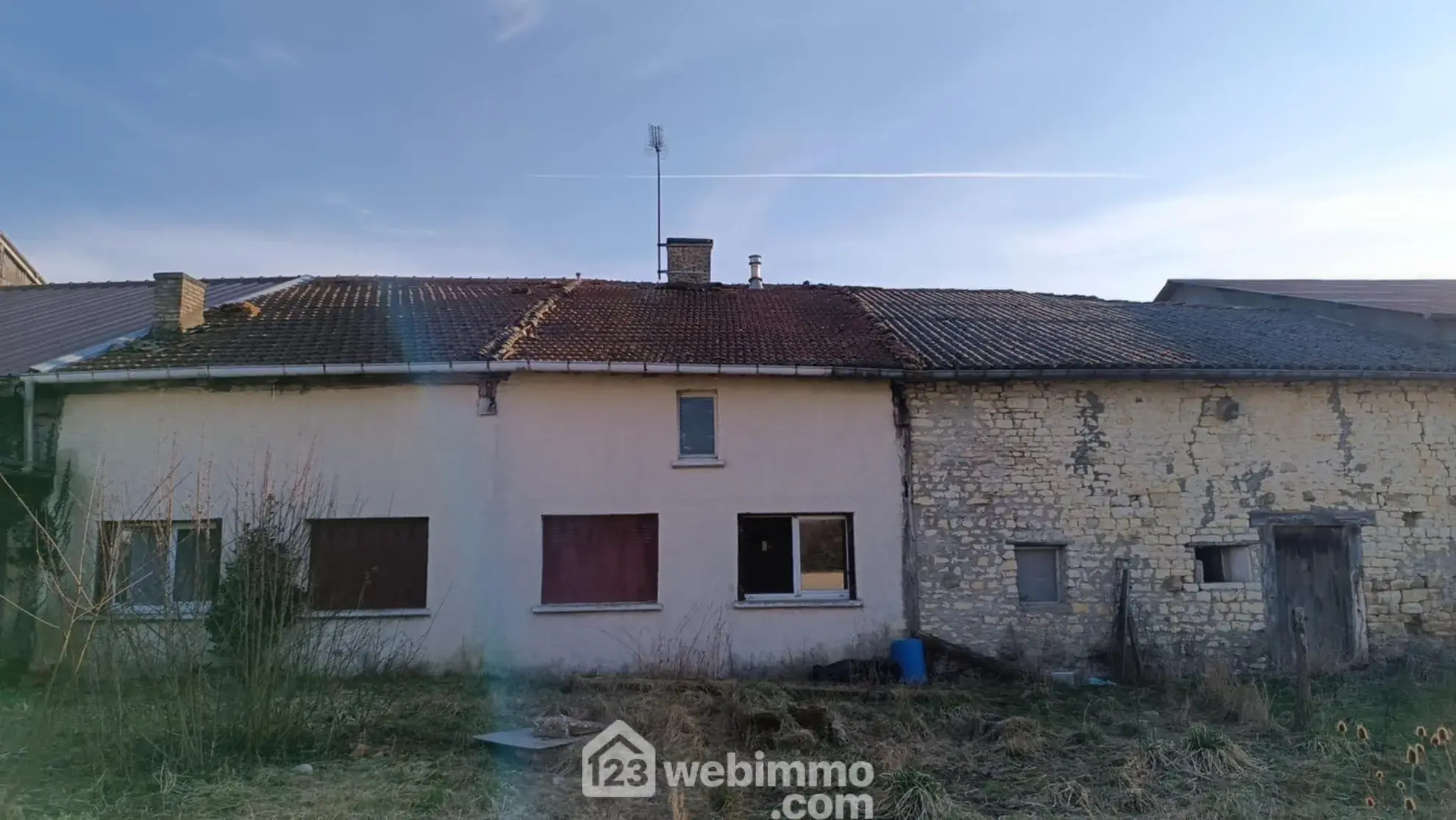 Corps de ferme à vendre à Lavoye – 123 m² avec dépendances sur 3 252 m² 