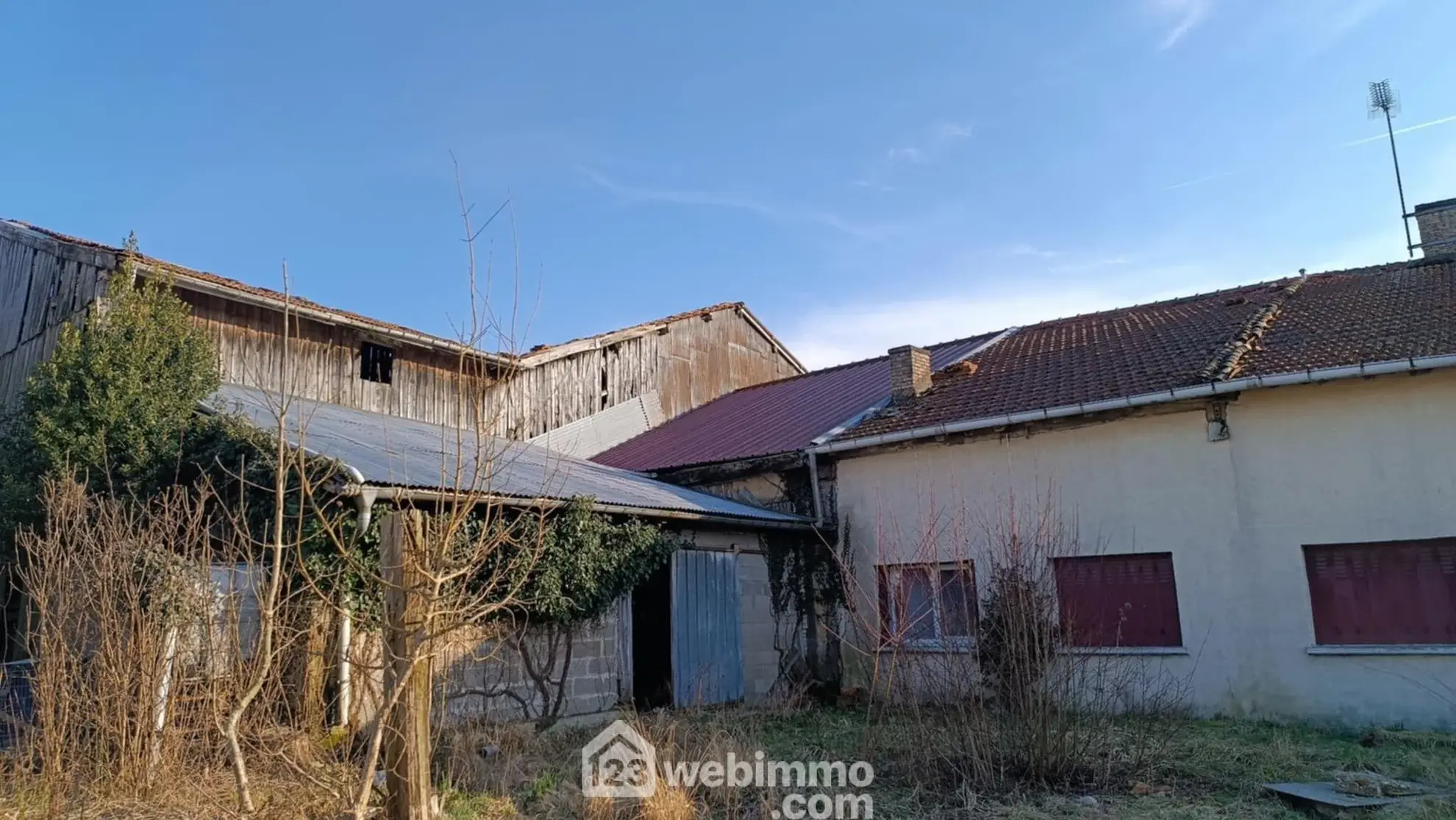 Corps de ferme à vendre à Lavoye – 123 m² avec dépendances sur 3 252 m² 
