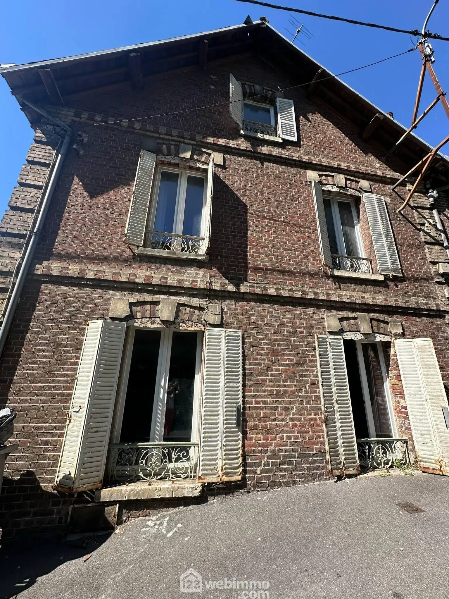 Charmante maison de 125 m² avec jardin et garage à Laon 