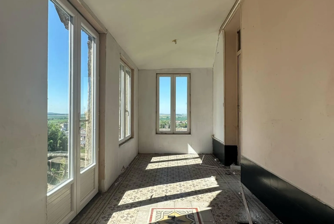 Charmante maison de 125 m² avec jardin et garage à Laon 