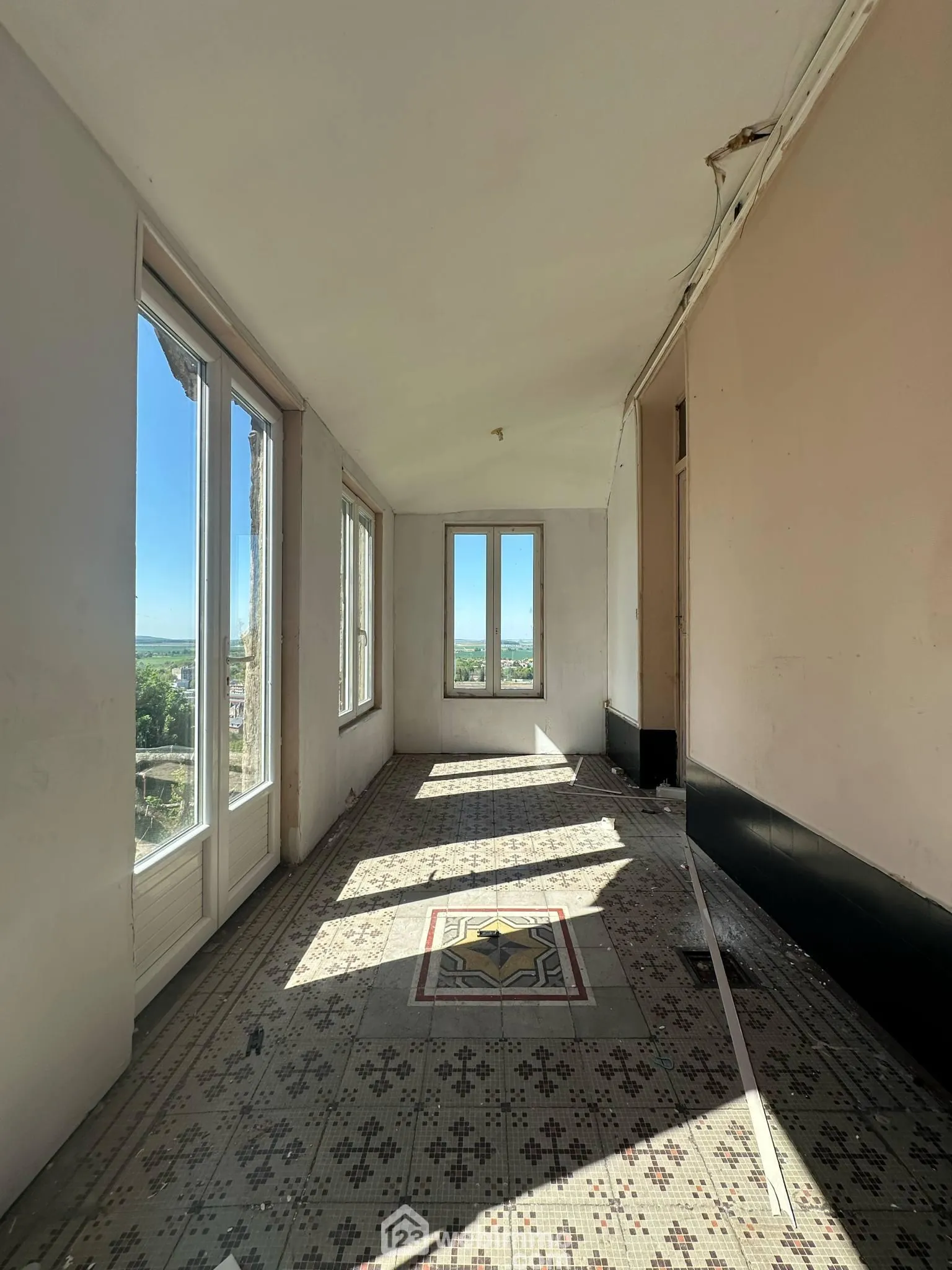 Charmante maison de 125 m² avec jardin et garage à Laon 