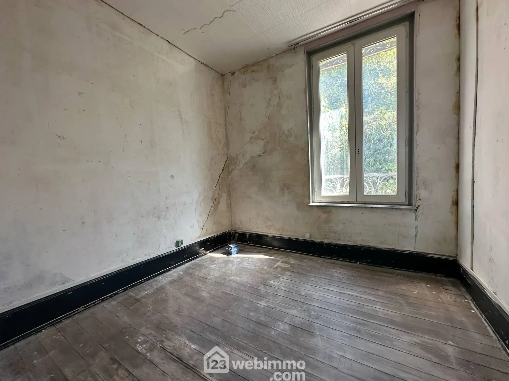 Charmante maison de 125 m² avec jardin et garage à Laon 