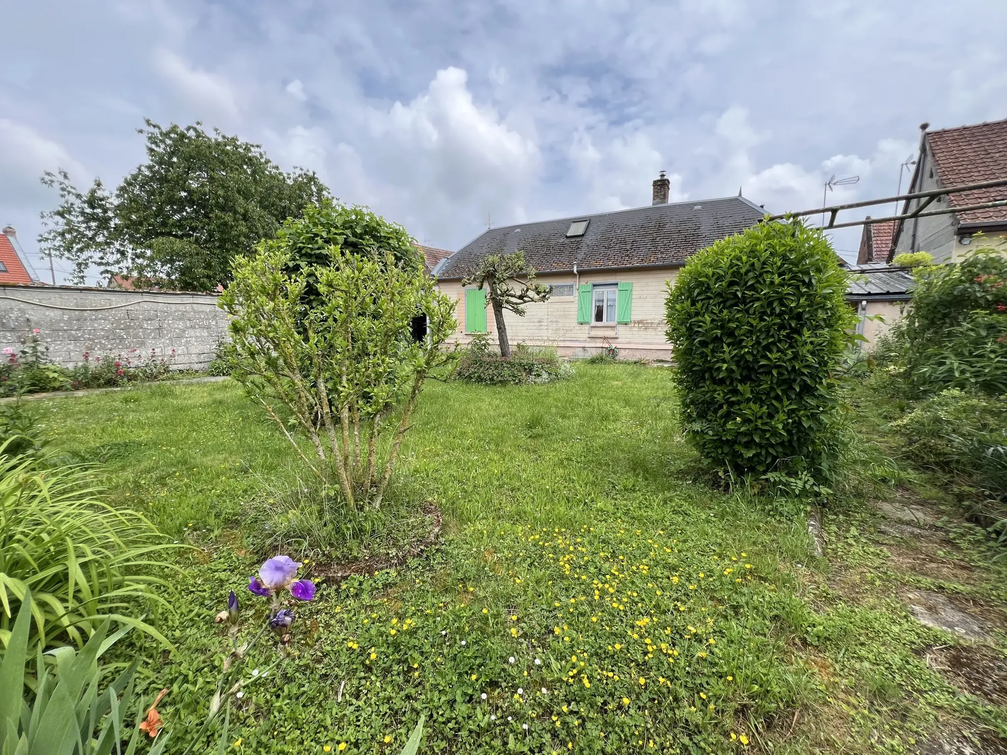 Maison à vendre au Plessier-Rozainvillers avec 3 chambres et dépendances 