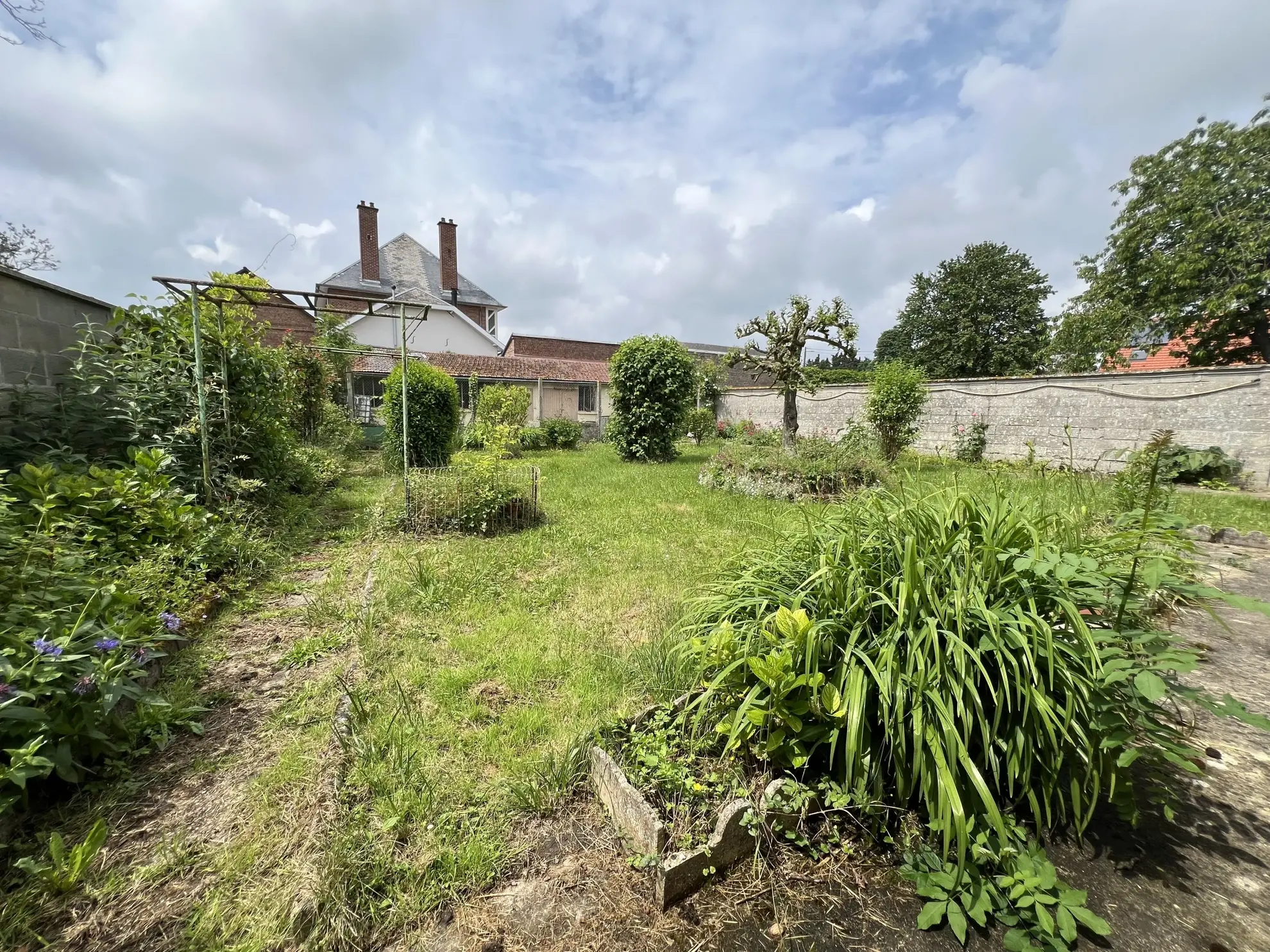 Maison à vendre au Plessier-Rozainvillers avec 3 chambres et dépendances 