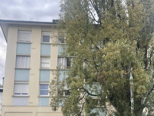 Appartement à Épinal - Plateau de la Justice avec chauffage collectif et charges incluses