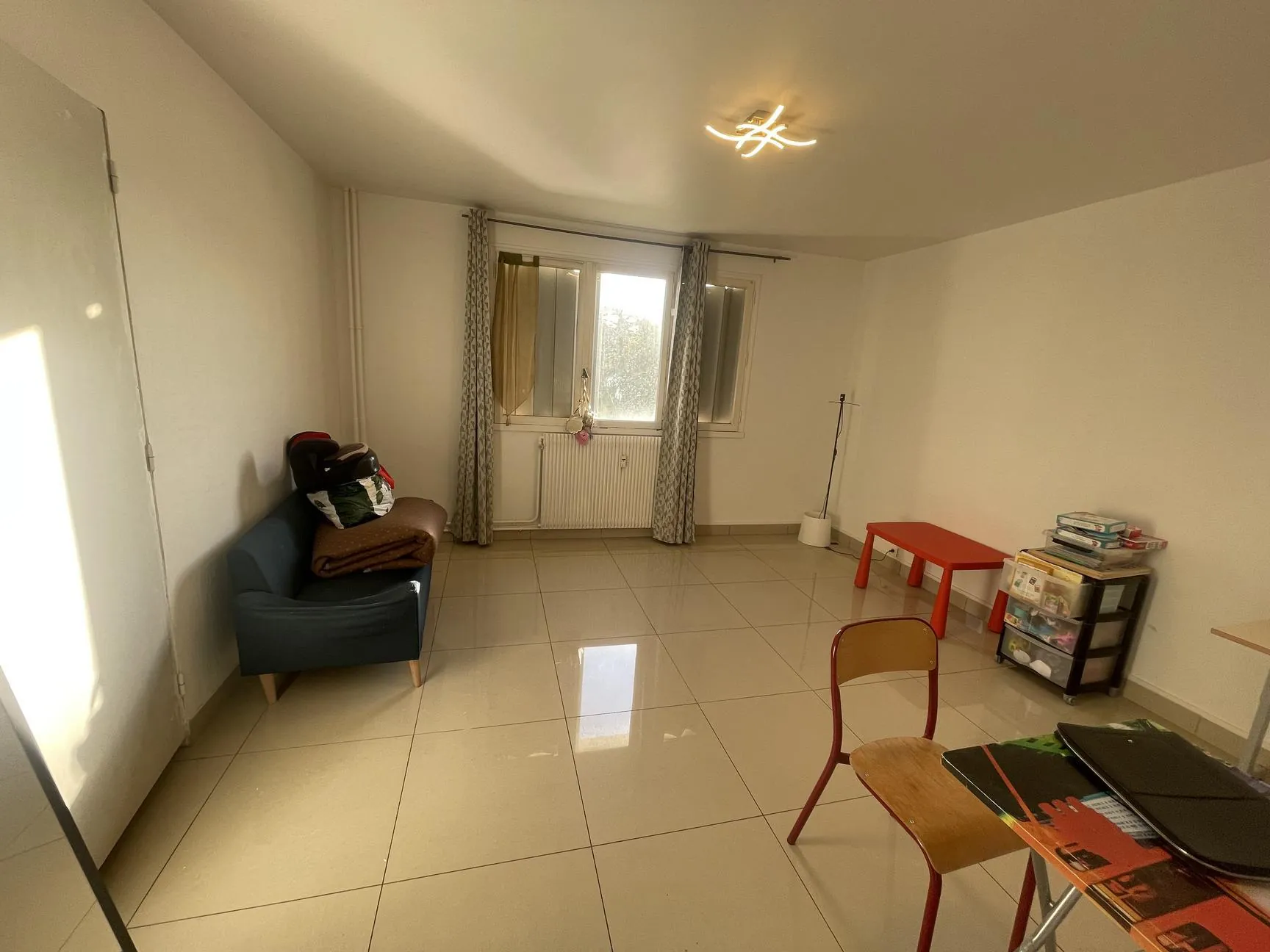 Appartement à Épinal - Plateau de la Justice avec chauffage collectif et charges incluses 
