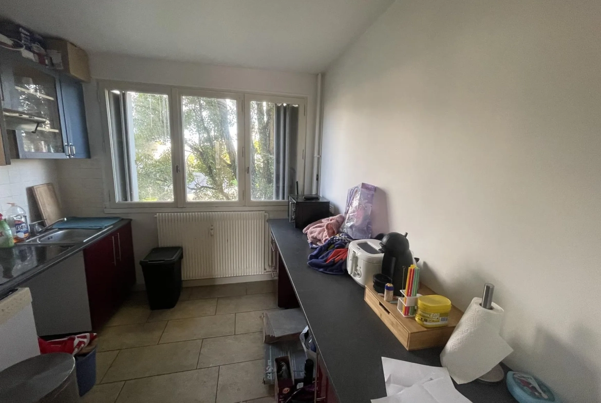 Appartement à Épinal - Plateau de la Justice avec chauffage collectif et charges incluses 