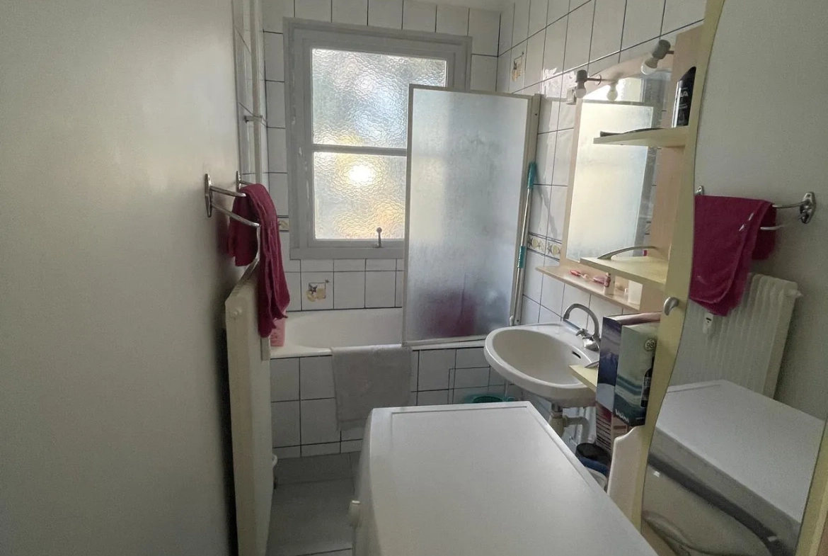 Appartement à Épinal - Plateau de la Justice avec chauffage collectif et charges incluses 