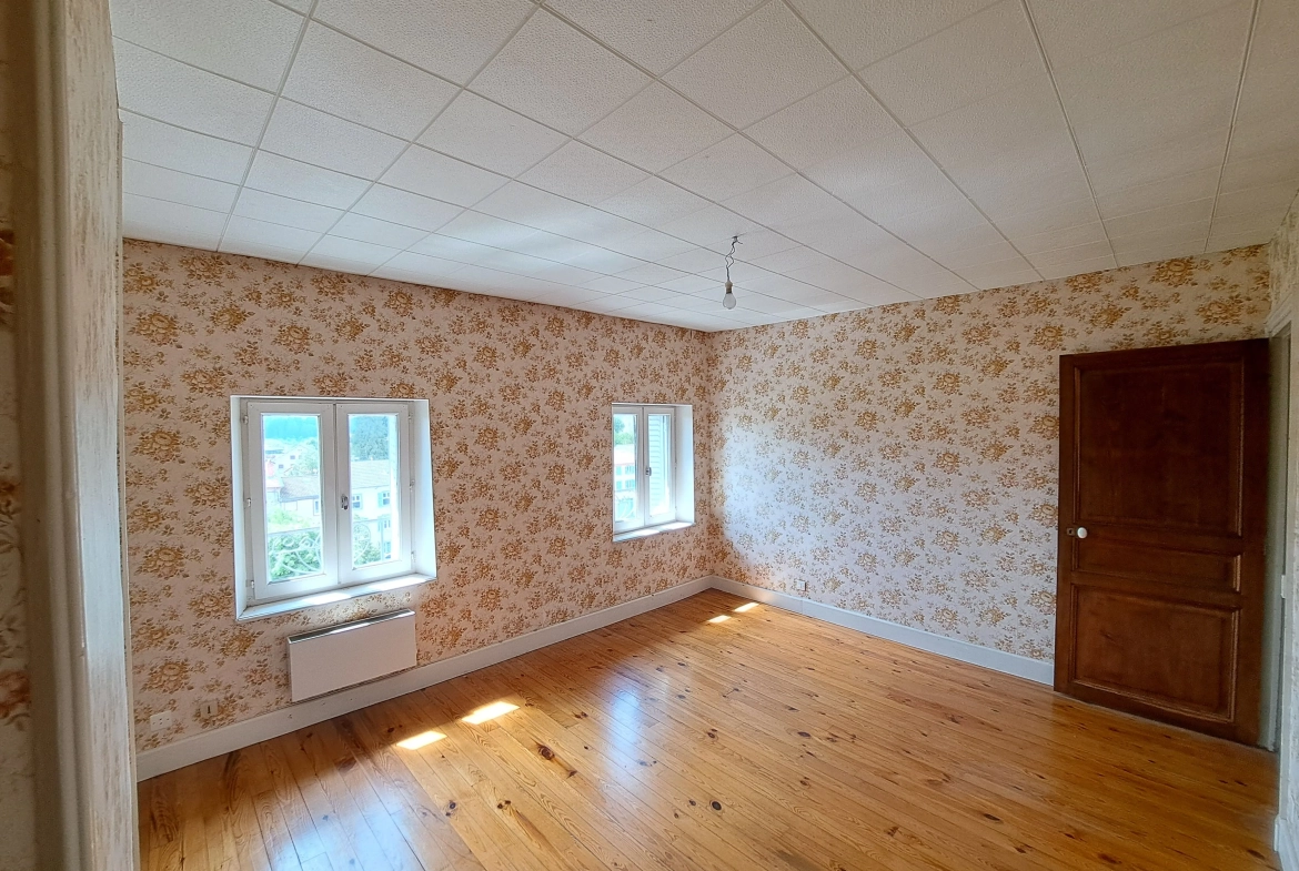 Appartement T4 à vendre à Ambert avec jardin privé et vue imprenable 