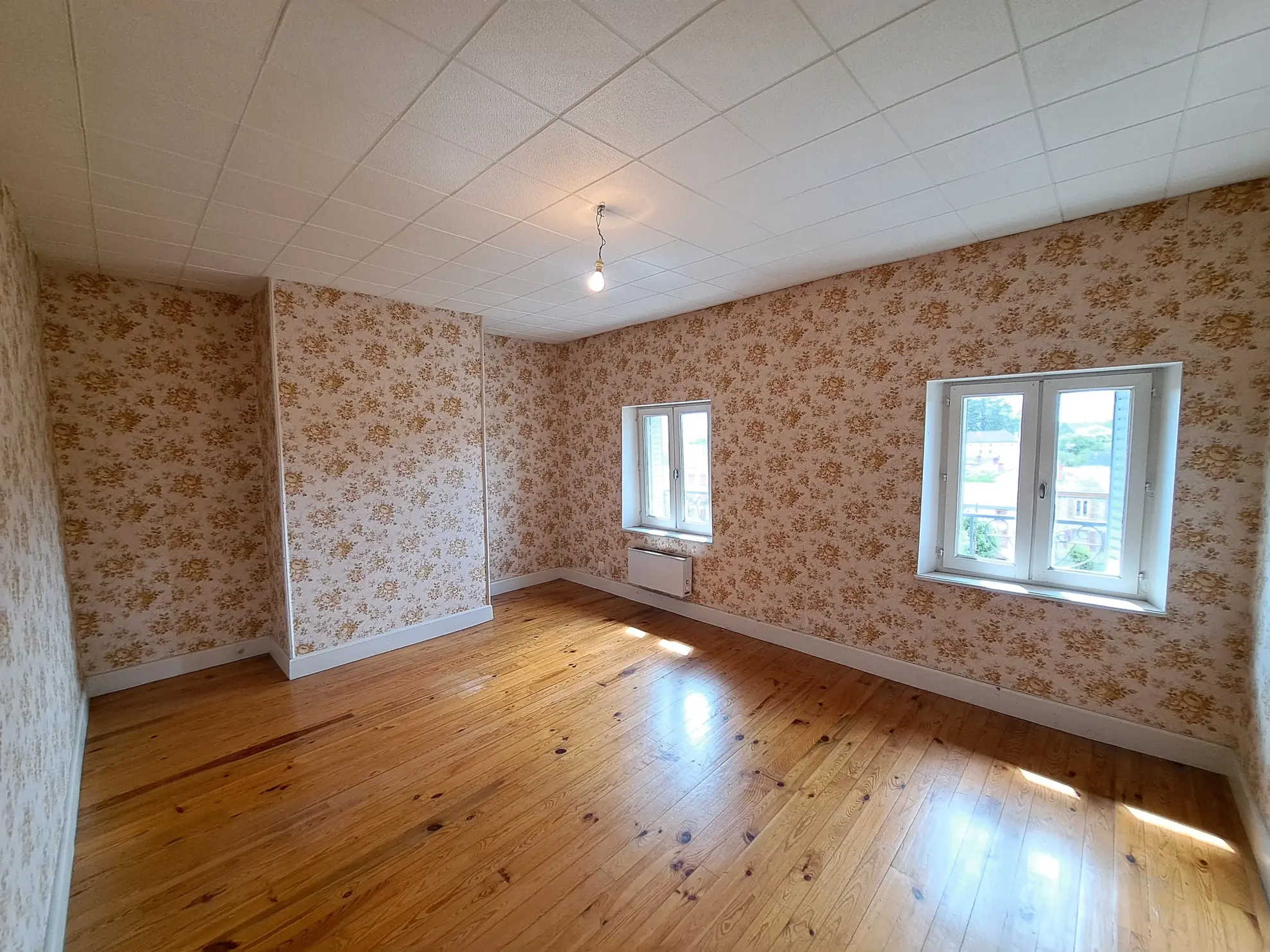 Appartement T4 à vendre à Ambert avec jardin privé et vue imprenable 