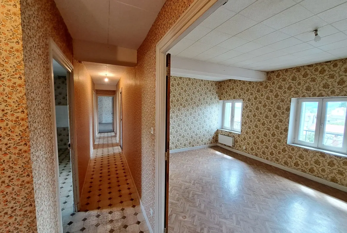 Appartement T4 à vendre à Ambert avec jardin privé et vue imprenable 