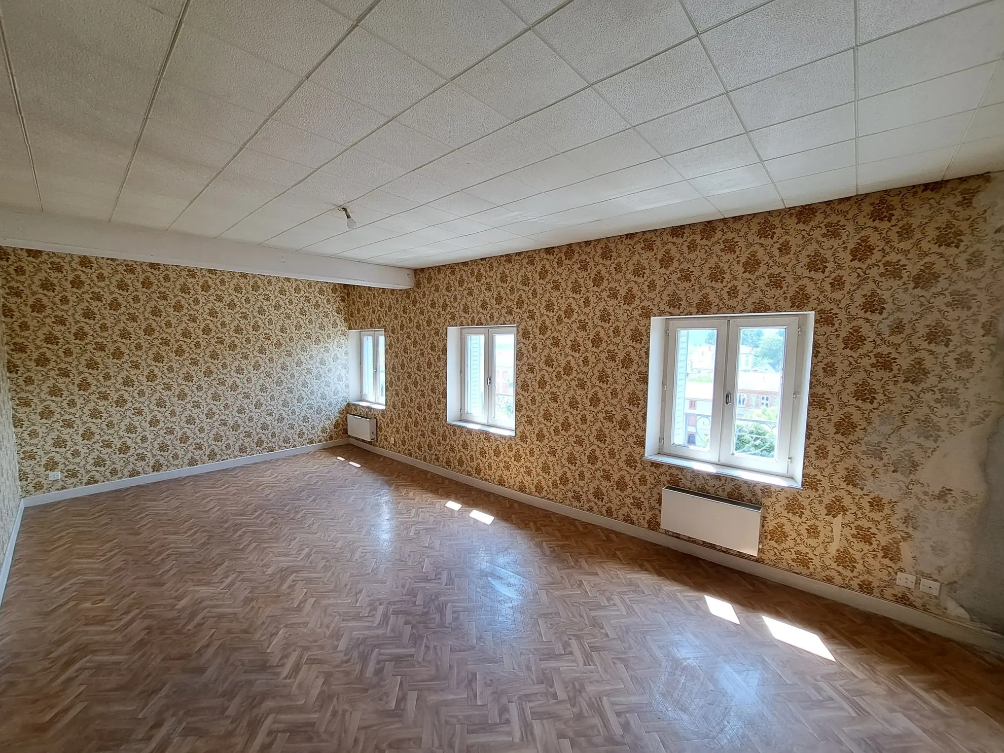 Appartement T4 à vendre à Ambert avec jardin privé et vue imprenable 