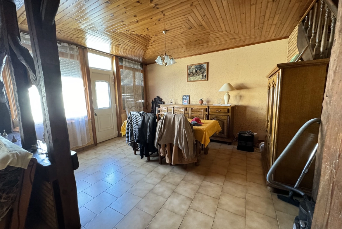 Maison de ville à vendre à Ailly-sur-Noye avec 3 chambres et garage 