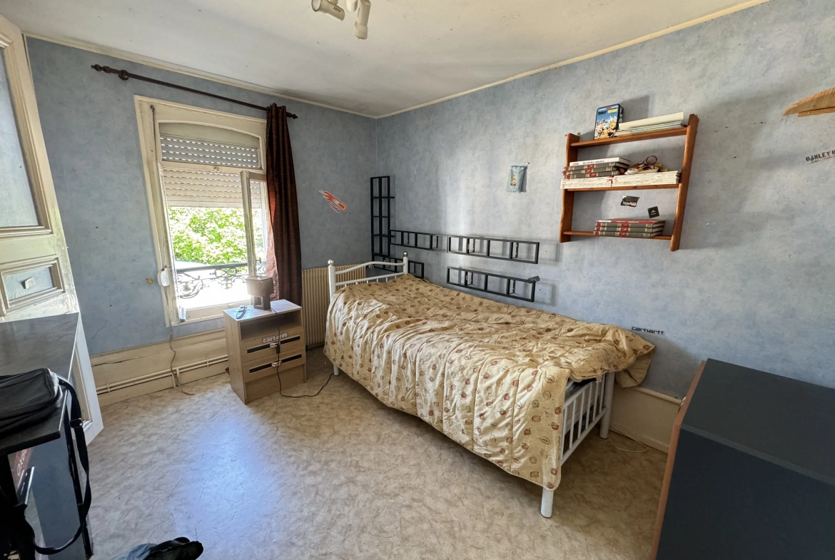 Maison de ville à vendre à Ailly-sur-Noye avec 3 chambres et garage 