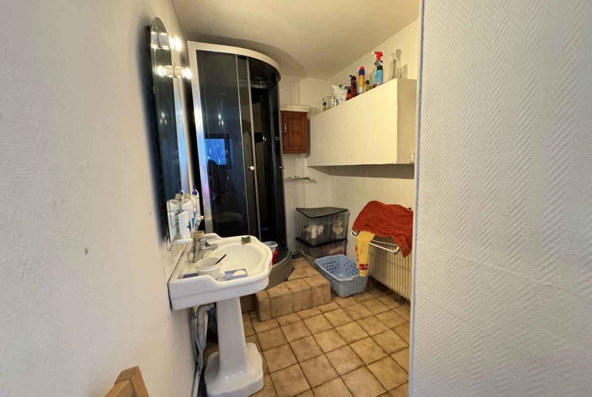 Maison de ville à vendre à Ailly-sur-Noye avec 3 chambres et garage 