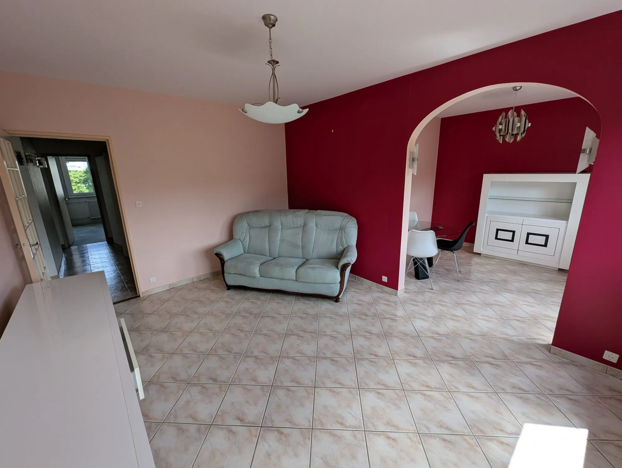 A vendre appartement traversant de 80 m² à Cognin avec balcon et garage 
