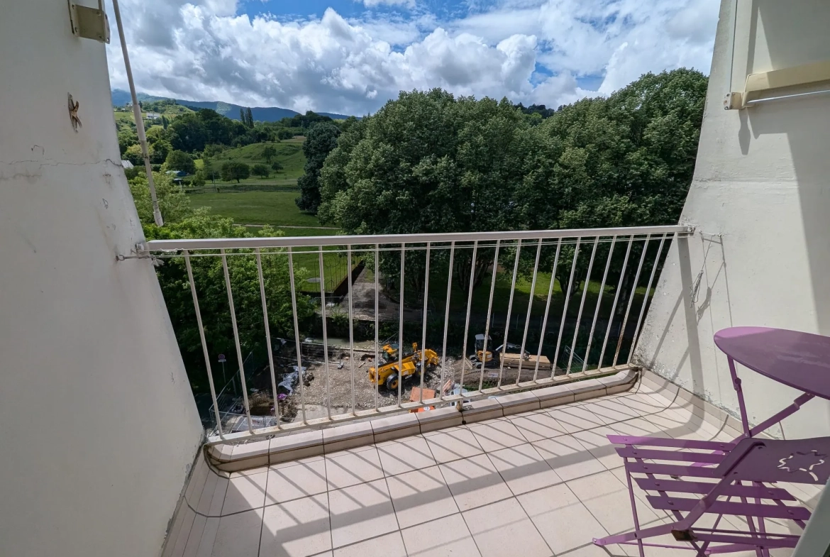 A vendre appartement traversant de 80 m² à Cognin avec balcon et garage 