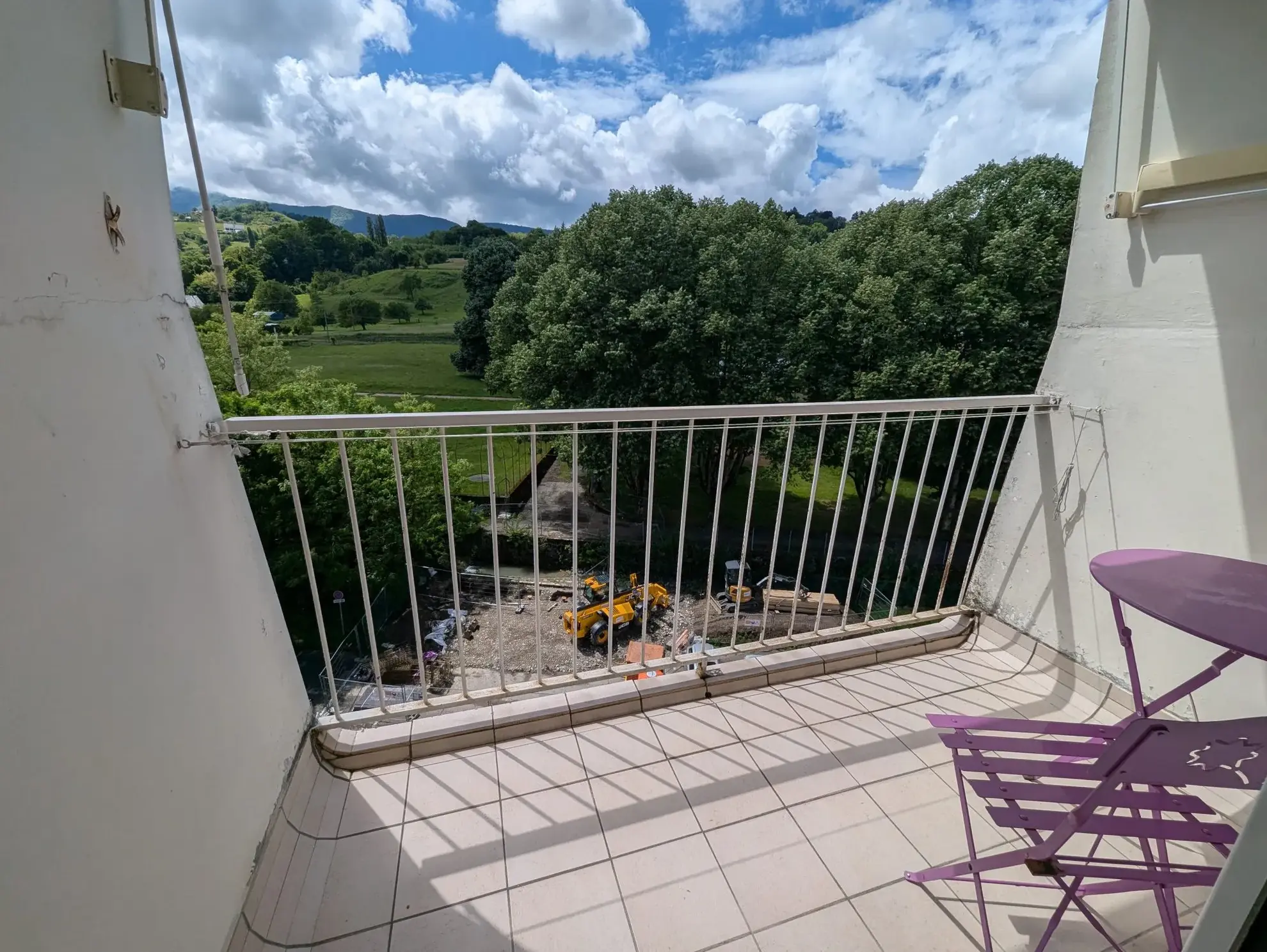 A vendre appartement traversant de 80 m² à Cognin avec balcon et garage 