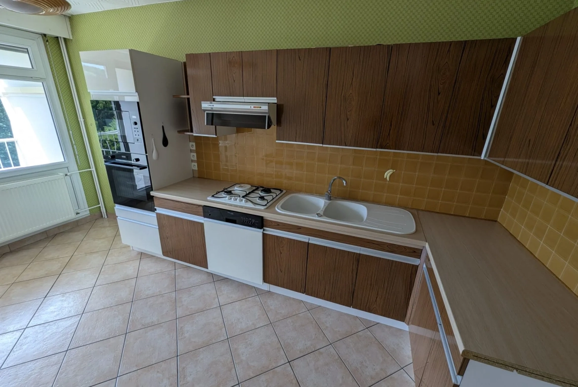 A vendre appartement traversant de 80 m² à Cognin avec balcon et garage 