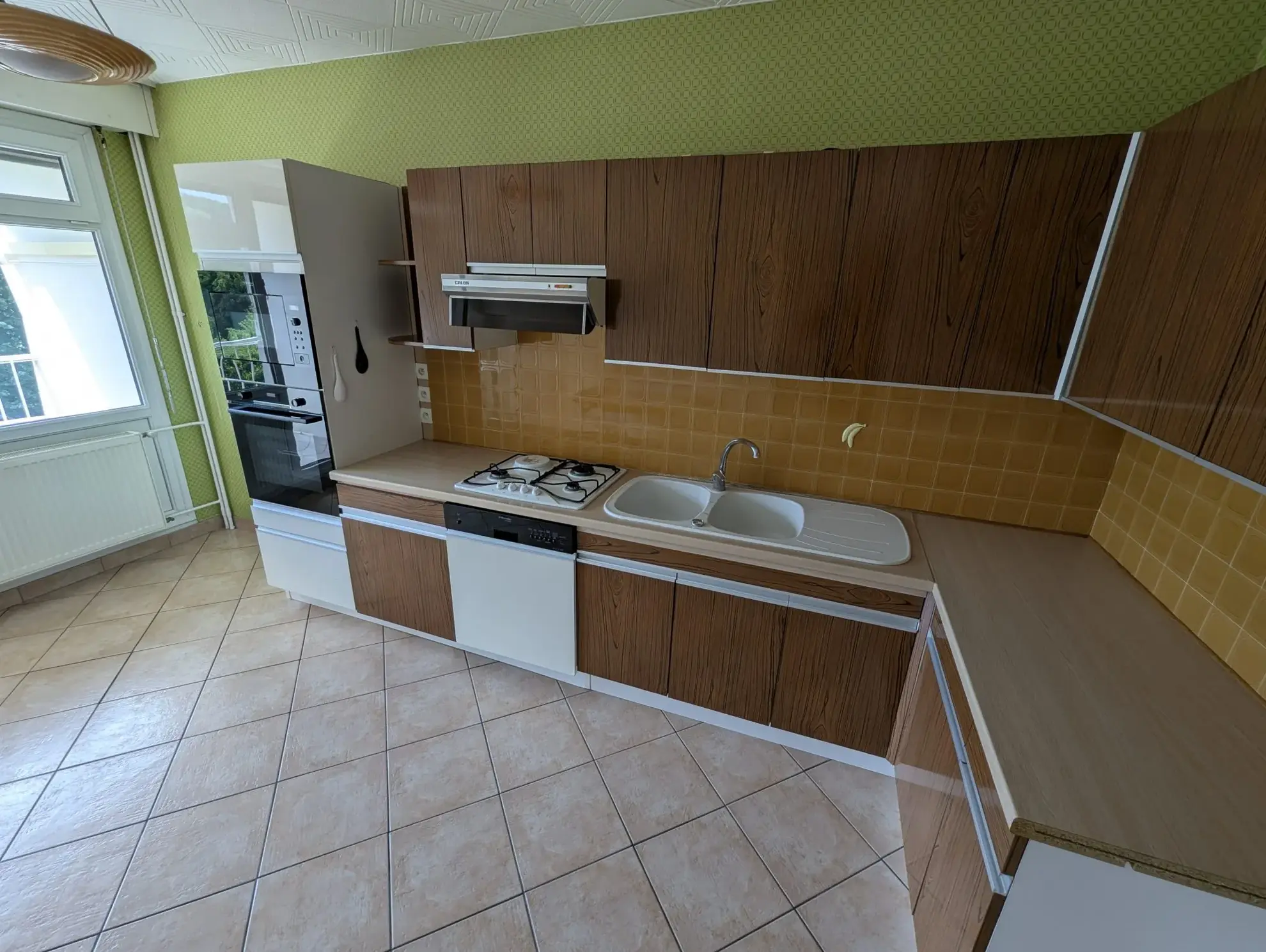 A vendre appartement traversant de 80 m² à Cognin avec balcon et garage 