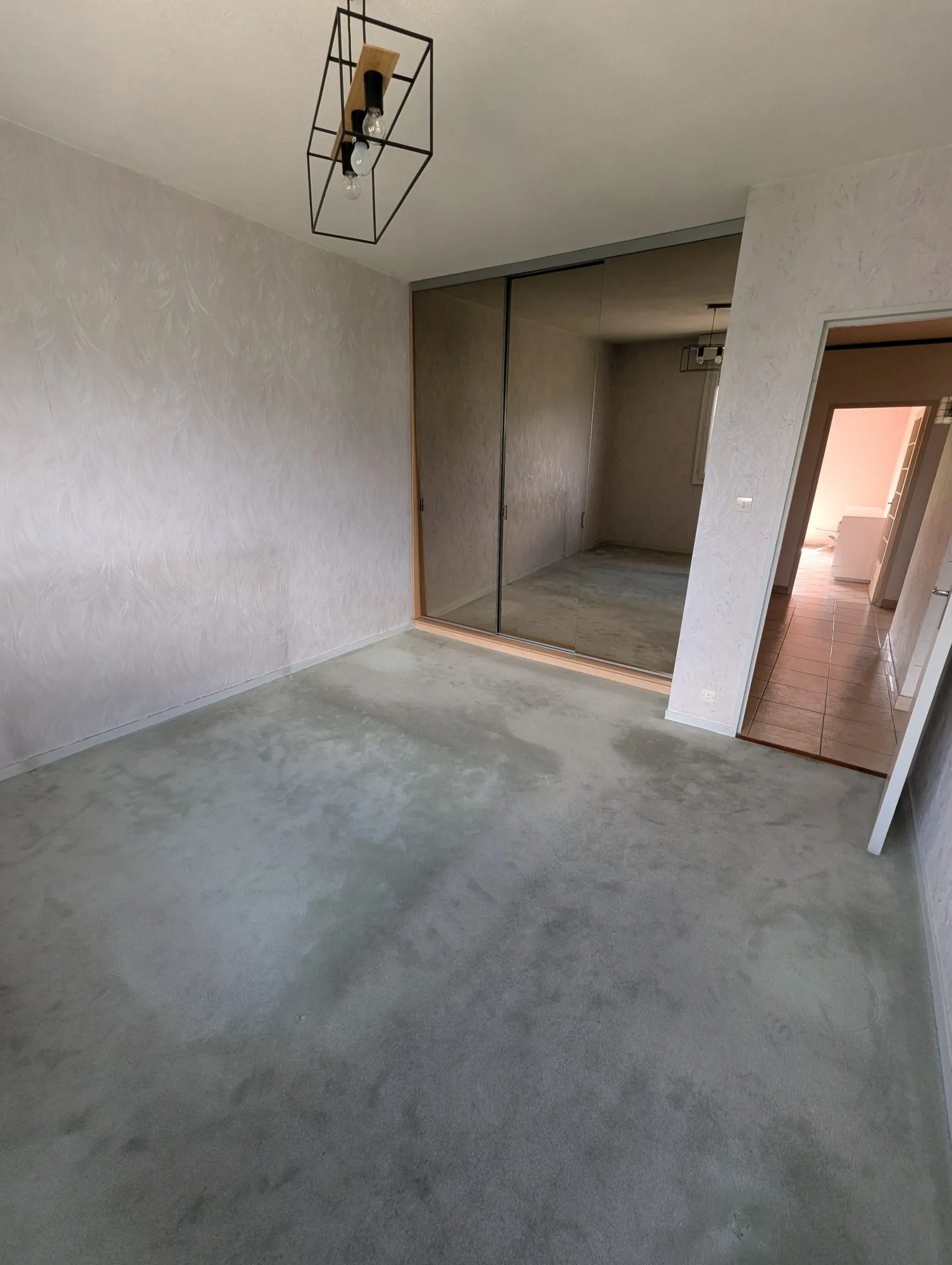A vendre appartement traversant de 80 m² à Cognin avec balcon et garage 