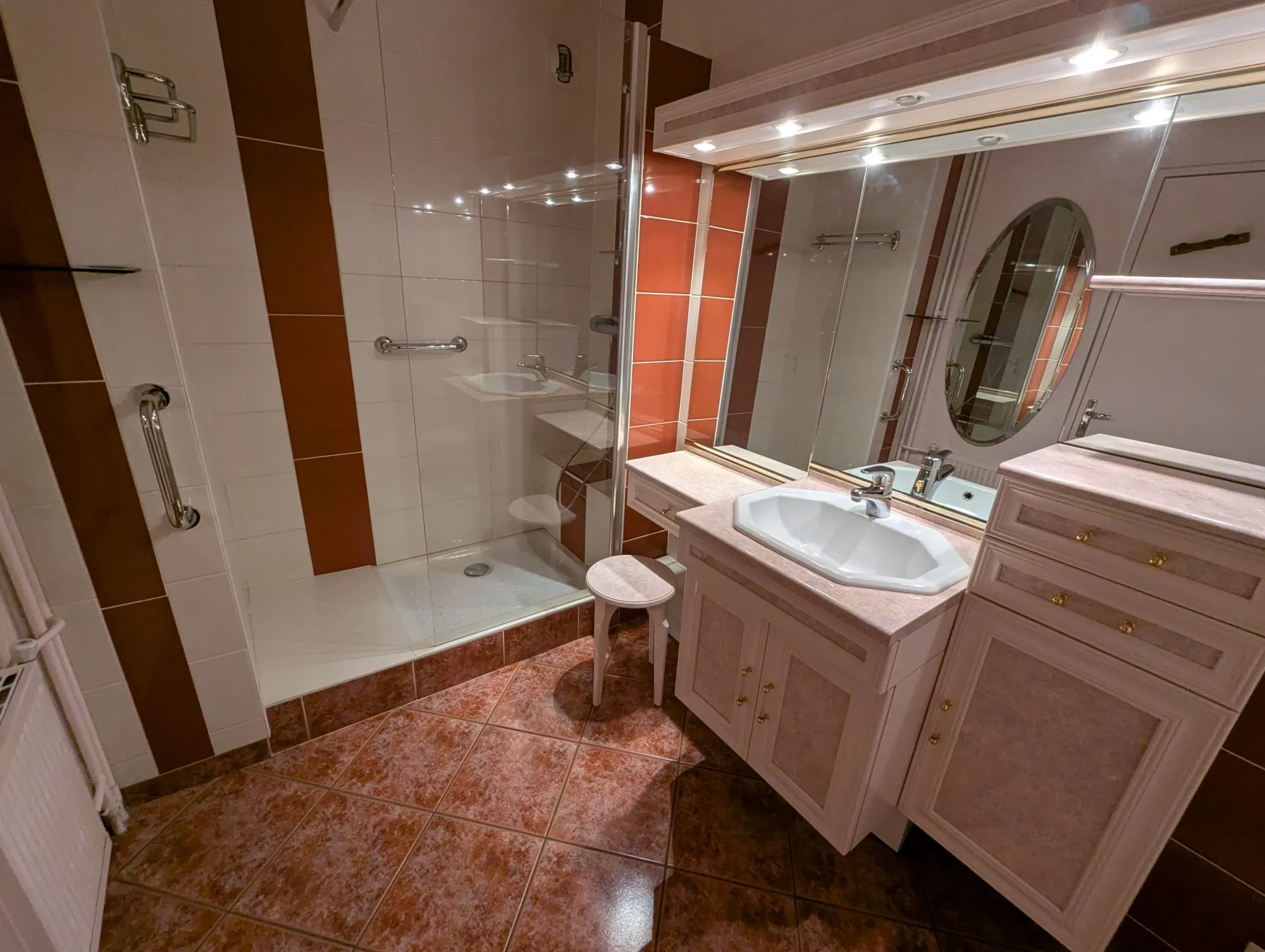 A vendre appartement traversant de 80 m² à Cognin avec balcon et garage 