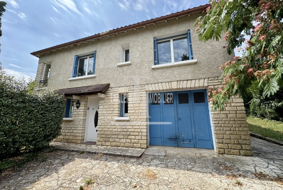 Maison familiale à Agonac de 113 m² avec jardin et garage 