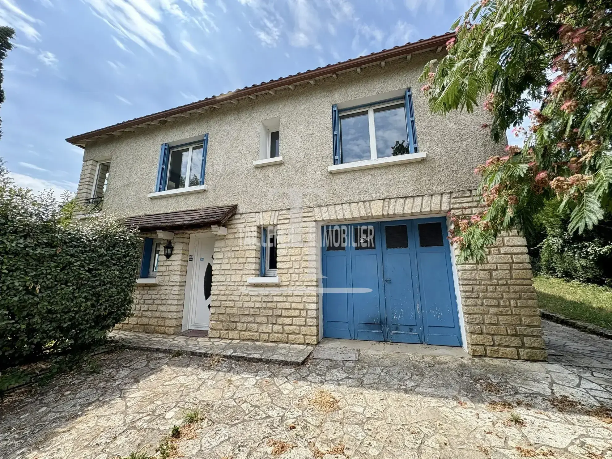 Maison familiale à Agonac de 113 m² avec jardin et garage 