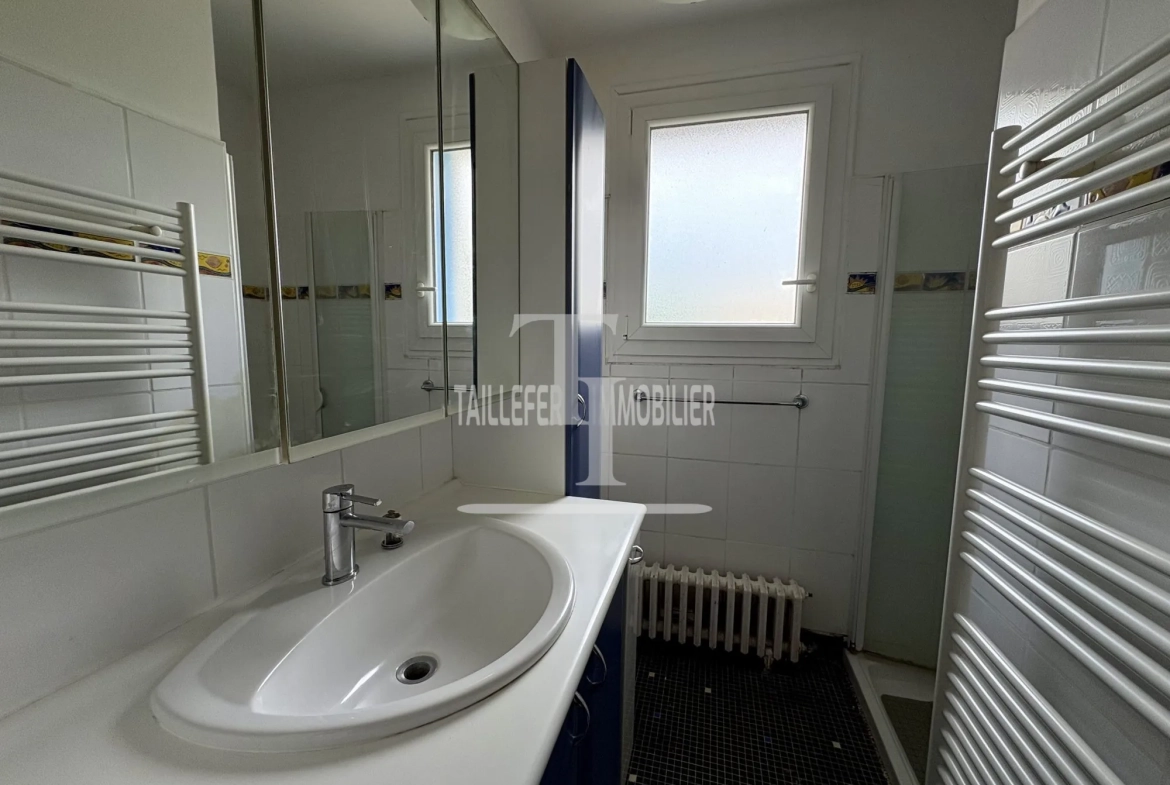 Maison familiale à Agonac de 113 m² avec jardin et garage 