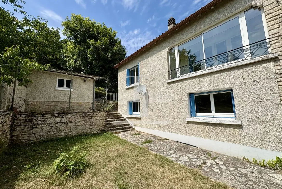 Maison familiale à Agonac de 113 m² avec jardin et garage 