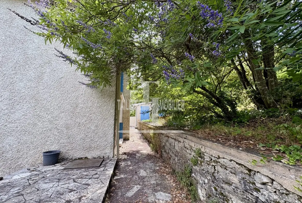 Maison familiale à Agonac de 113 m² avec jardin et garage 