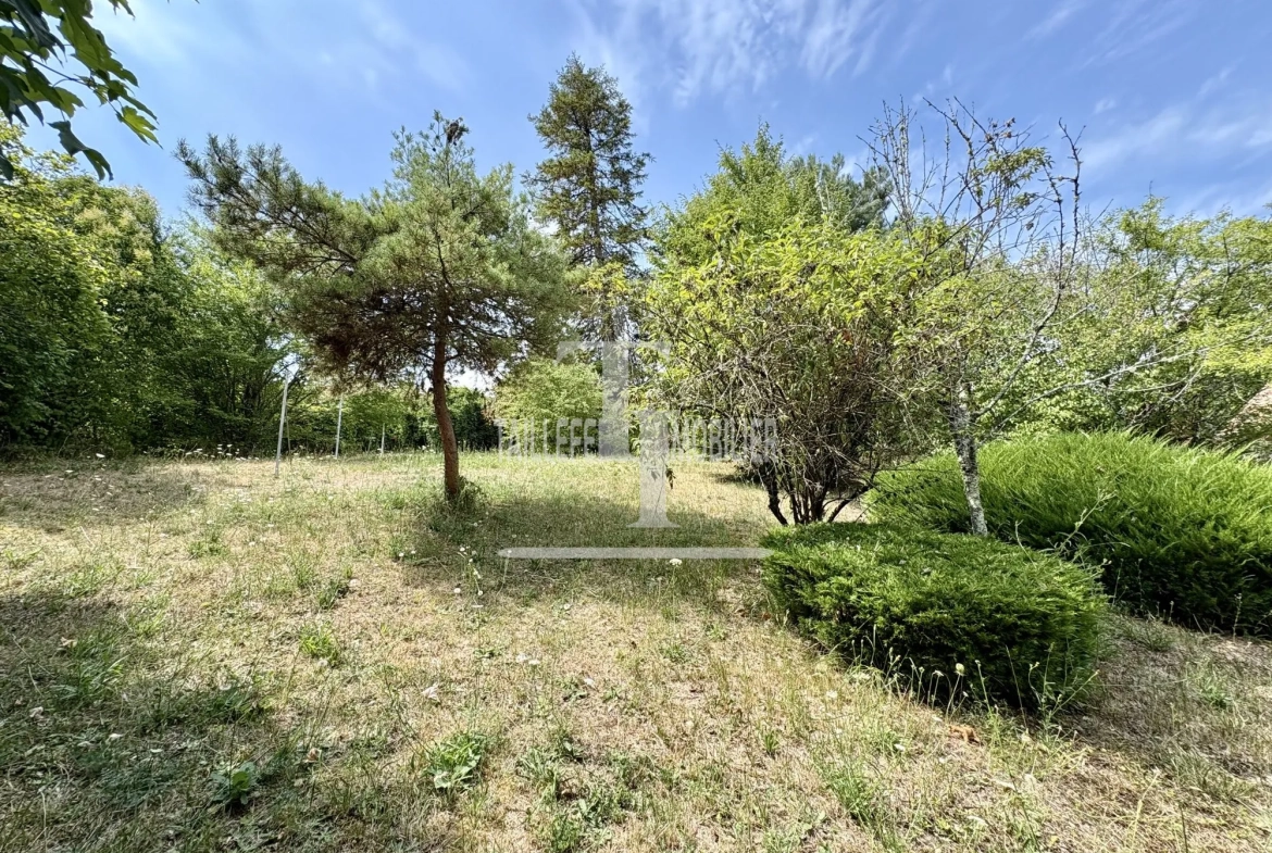 Maison familiale à Agonac de 113 m² avec jardin et garage 