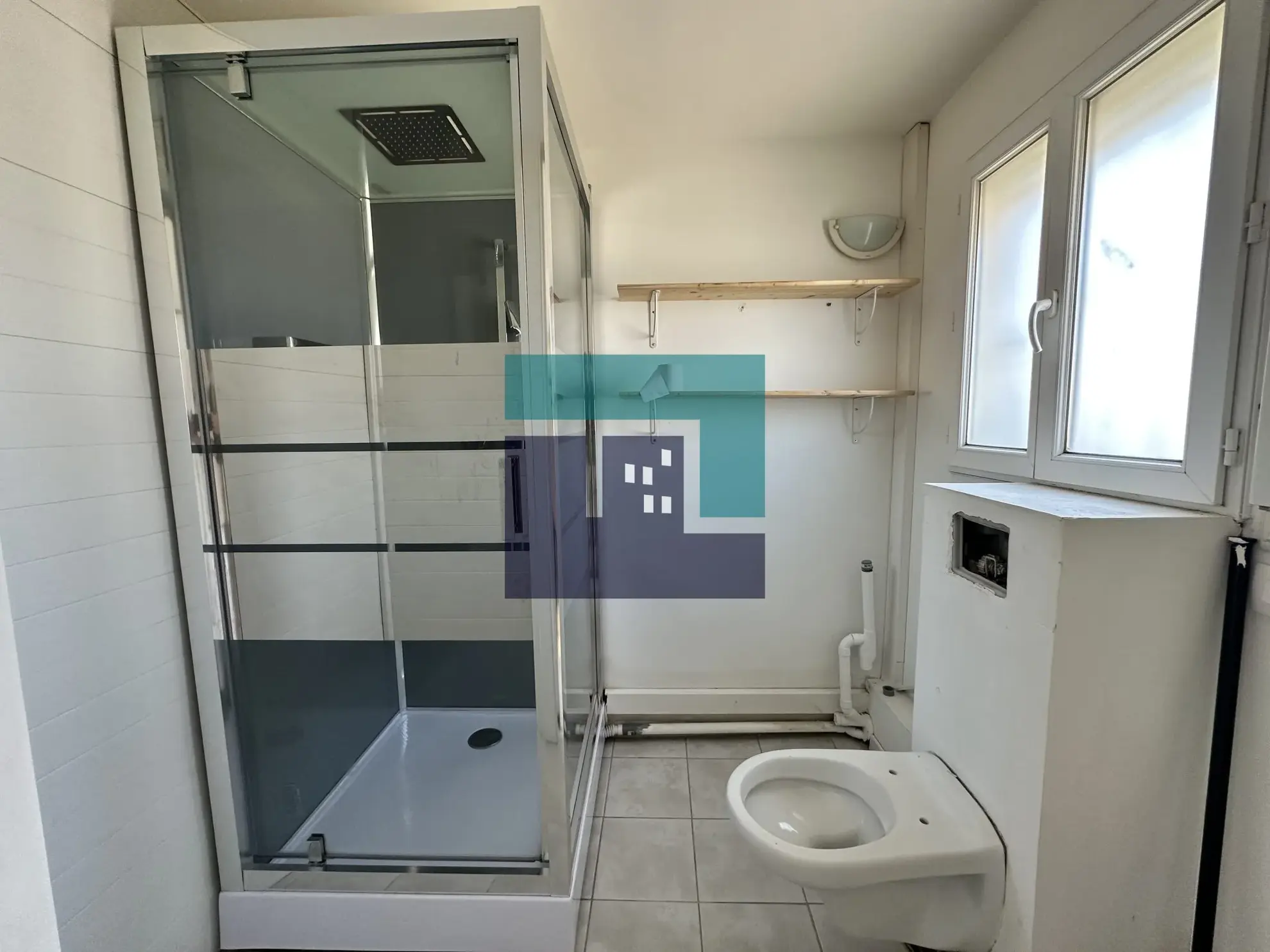 Local commercial à vendre à Le Grau-du-Roi avec logement de fonction, 40 m² 