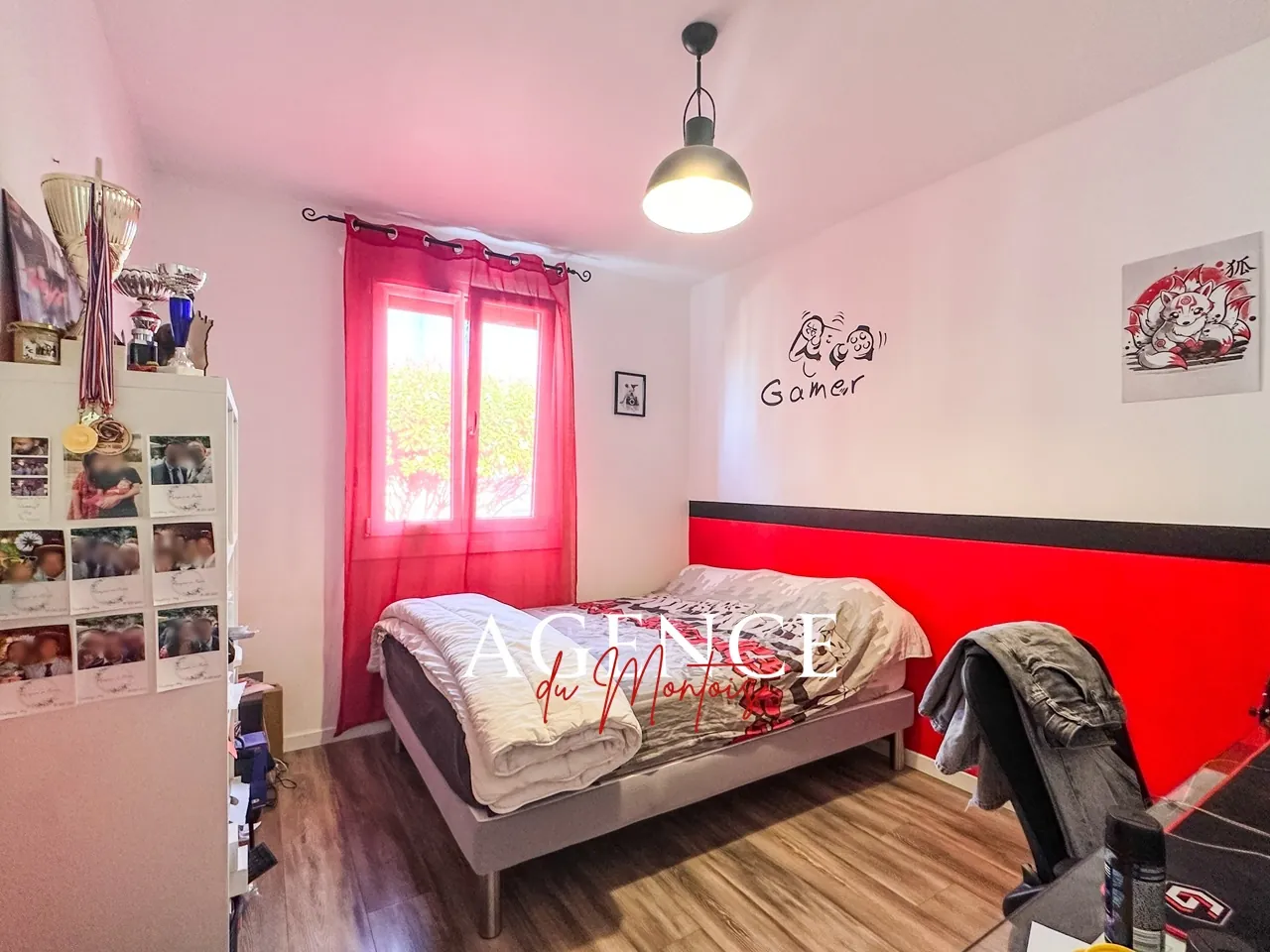 Maison de plain-pied à Donnemarie-Dontilly avec piscine et garage double 